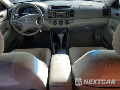 Zdjęcie 8 z 12 samochodu: 2002 TOYOTA CAMRY LE VIN:JTDBE32K920032300 - miniatura