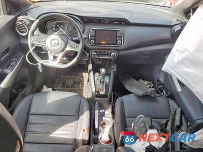 Zdjęcie 8 z 13 samochodu: 2019 NISSAN KICKS S VIN:3N1CP5CUXKL561710 - miniatura