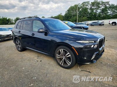 Czwarte zdjęcie samochodu z boku: 2024 BMW X7 XDRIVE40I VIN:5UX23EM0XR9S73302 - miniatura