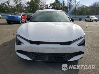 Piąte zdjęcie samochodu w środku: 2025 KIA EV6 WIND VIN:5XYC3DJC7SG007058 - miniatura