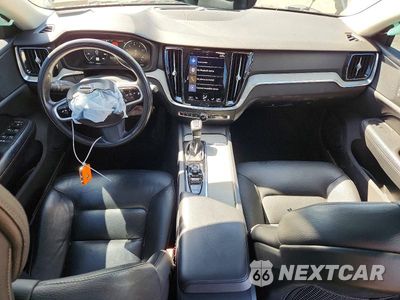 Zdjęcie 8 z 13 samochodu: 2021 VOLVO V60 CROSS COUNTRY T5 MOMENTUM VIN:YV4102WK3M1066029 - miniatura