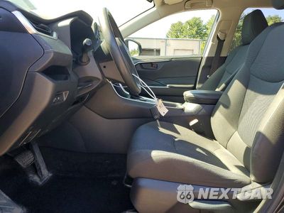Zdjęcie 7 z 13 samochodu: 2019 TOYOTA RAV4 LE VIN:JTMLWRFV5KJ006666 - miniatura