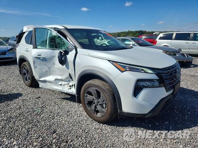 Czwarte zdjęcie samochodu z boku: 2026 NISSAN ROGUE SV VIN:5N1BT3BA6TC743400 - miniatura