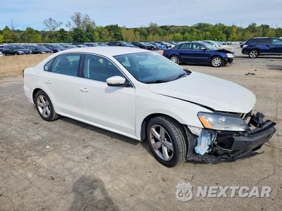 Czwarte zdjęcie samochodu z boku: 2015 VOLKSWAGEN PASSAT S VIN:1VWAT7A38FC088684 - miniatura