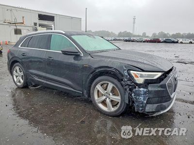 Czwarte zdjęcie samochodu z boku: 2019 AUDI E-TRON PREMIUM PLUS VIN:WA1LAAGE5KB023065 - miniatura