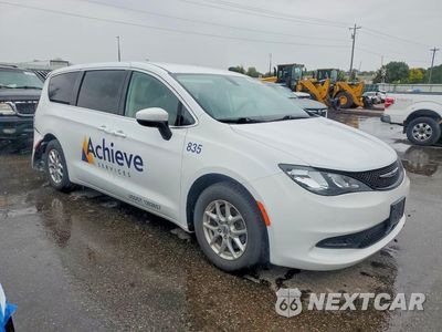 Czwarte zdjęcie samochodu z boku: 2022 CHRYSLER VOYAGER LX VIN:2C4RC1CG0NR159093 - miniatura