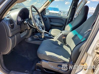 Zdjęcie 7 z 12 samochodu: 2004 JEEP LIBERTY SPORT VIN:1J4GL48K54W276934 - miniatura