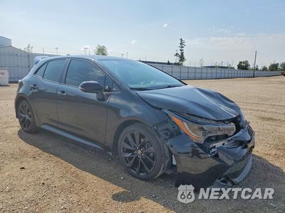 Czwarte zdjęcie samochodu z boku: 2021 TOYOTA COROLLA HATCHBACK SE NIGHTSHADE EDITION VIN:JTND4MBE9M3142417 - miniatura
