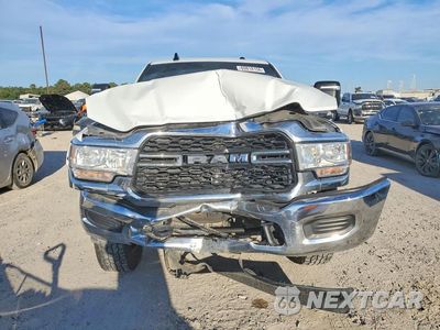 Piąte zdjęcie samochodu w środku: 2024 RAM 2500 TRADESMAN VIN:3C6UR5CJ5RG114990 - miniatura