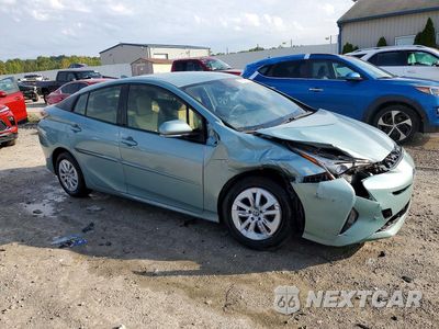 Czwarte zdjęcie samochodu z boku: 2017 TOYOTA PRIUS TWO VIN:JTDKBRFU4H3034020 - miniatura