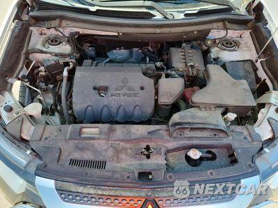 Zdjęcie 11 z 13 samochodu: 2020 MITSUBISHI OUTLANDER SE VIN:JA4AD3A30LZ005096 - miniatura
