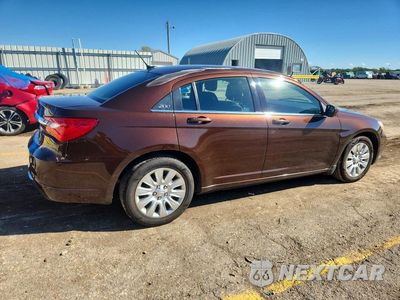 Trzecie zdjęcie samochodu z tyłu: 2013 CHRYSLER 200 LX VIN:1C3CCBAG2DN737290 - miniatura