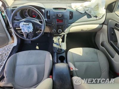 Zdjęcie 8 z 12 samochodu: 2010 KIA FORTE EX VIN:KNAFU4A22A5839719 - miniatura