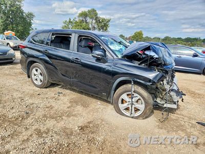 Czwarte zdjęcie samochodu z boku: 2023 TOYOTA HIGHLANDER HYBRID LE VIN:5TDBBRCH4PS567151 - miniatura