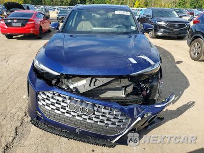 Piąte zdjęcie samochodu w środku: 2025 AUDI Q5 PREMIUM VIN:WA11AAGUXS2115478 - miniatura