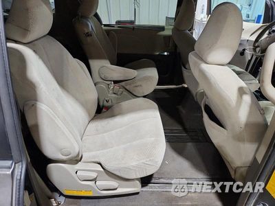 Zdjęcie 11 z 13 samochodu: 2014 TOYOTA SIENNA LE VIN:5TDKK3DC7ES433568 - miniatura