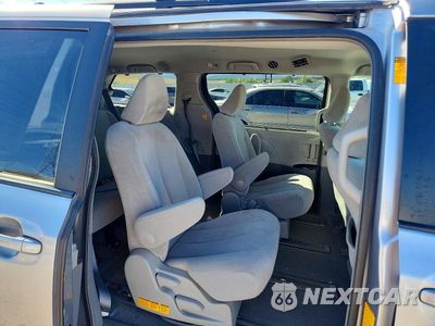 Zdjęcie 11 z 13 samochodu: 2013 TOYOTA SIENNA LE VIN:5TDJK3DC2DS067769 - miniatura