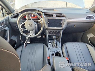 Zdjęcie 8 z 12 samochodu: 2023 VOLKSWAGEN TIGUAN SE R-LINE BLACK VIN:3VVCB7AXXPM058248 - miniatura