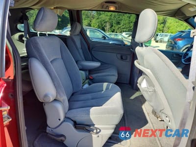 Zdjęcie 11 z 13 samochodu: 2004 DODGE GRAND CARAVAN SXT VIN:2D4GP44L04R533597 - miniatura