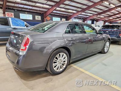 Trzecie zdjęcie samochodu z tyłu: 2014 CHRYSLER 300C VIN:2C3CCAKG2EH120541 - miniatura