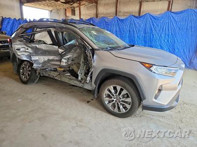 Czwarte zdjęcie samochodu z boku: 2021 TOYOTA RAV4 XLE PREMIUM VIN:2T3A1RFV6MC177714 - miniatura