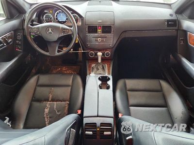 Zdjęcie 8 z 13 samochodu: 2009 MERCEDES-BENZ C 300 4MATIC VIN:WDDGF81X29F216388 - miniatura