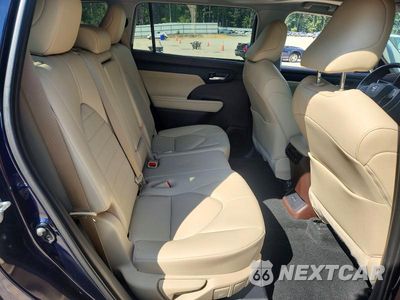 Zdjęcie 10 z 12 samochodu: 2020 TOYOTA HIGHLANDER XLE VIN:5TDGZRAH7LS508206 - miniatura