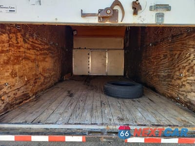 Zdjęcie 10 z 13 samochodu: 2013 FORD ECONOLINE E350 SUPER DUTY CUTAWAY VAN VIN:1FDWE3FLXDDB15942 - miniatura