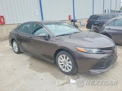 Czwarte zdjęcie samochodu z boku: 2018 TOYOTA CAMRY LE VIN:4T1B11HK9JU530782 - miniatura