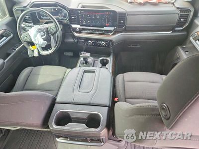 Zdjęcie 8 z 12 samochodu: 2022 GMC SIERRA K1500 ELEVATION VIN:1GTUUCED5NZ627346 - miniatura