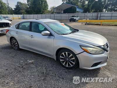 Czwarte zdjęcie samochodu z boku: 2017 NISSAN ALTIMA 2.5 SV VIN:1N4AL3APXHC214745 - miniatura