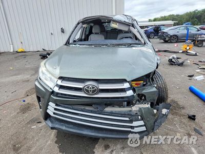 Piąte zdjęcie samochodu w środku: 2018 TOYOTA HIGHLANDER LE PLUS VIN:5TDZZRFH3JS261491 - miniatura