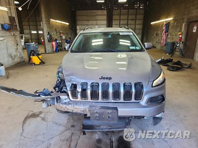 Piąte zdjęcie samochodu w środku: 2016 JEEP CHEROKEE LATITUDE VIN:1C4PJMCB0GW210492 - miniatura