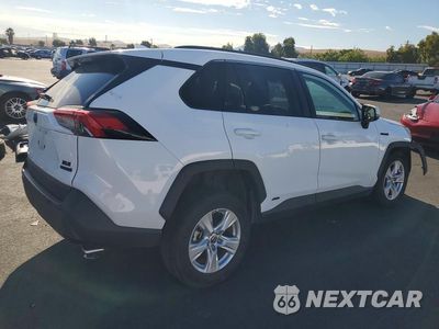 Trzecie zdjęcie samochodu z tyłu: 2021 TOYOTA RAV4 XLE VIN:4T3RWRFV3MU034884 - miniatura