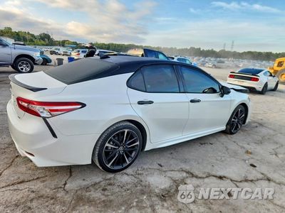 Trzecie zdjęcie samochodu z tyłu: 2020 TOYOTA CAMRY XSE VIN:4T1K61AK4LU380207 - miniatura