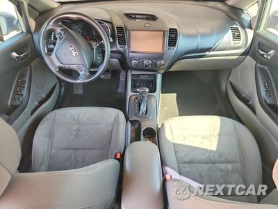 Zdjęcie 8 z 12 samochodu: 2014 KIA FORTE LX VIN:KNAFK4A69E5190516 - miniatura