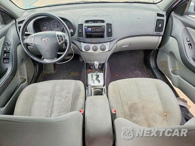 Zdjęcie 8 z 12 samochodu: 2010 HYUNDAI ELANTRA SE VIN:KMHDU4AD8AU983885 - miniatura