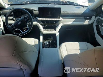 Zdjęcie 8 z 12 samochodu: 2025 FORD EXPLORER PLATINUM VIN:1FMWK8HC3SGA73354 - miniatura
