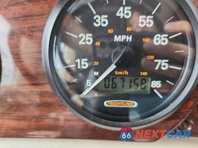 Zdjęcie 8 z 10 samochodu: 2006 FREIGHTLINER CHASSIS X LINE MOTOR HOME VIN:4UZAB2DC96CX25498 - miniatura