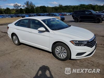 Czwarte zdjęcie samochodu z boku: 2020 VOLKSWAGEN JETTA S VIN:3VWC57BU4LM106537 - miniatura