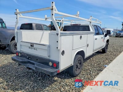 Trzecie zdjęcie samochodu z tyłu: 2020 CHEVROLET SILVERADO C2500 HEAVY DUTY VIN:1GB4WLE74LF299795 - miniatura