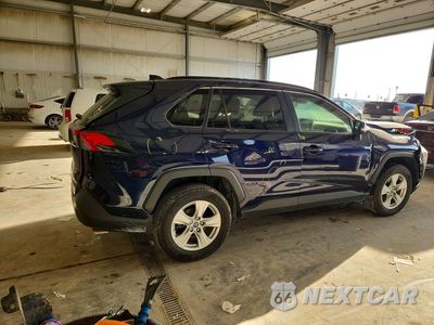 Trzecie zdjęcie samochodu z tyłu: 2019 TOYOTA RAV4 XLE VIN:JTMP1RFVXKJ018683 - miniatura