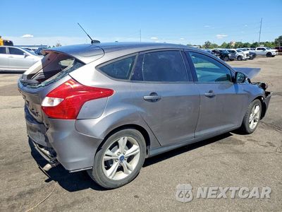 Trzecie zdjęcie samochodu z tyłu: 2014 FORD FOCUS SE VIN:1FADP3K22EL452539 - miniatura