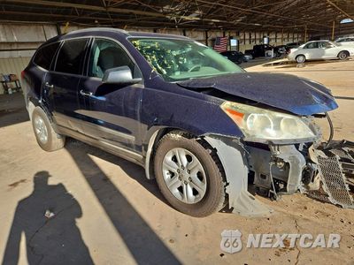 Czwarte zdjęcie samochodu z boku: 2012 CHEVROLET TRAVERSE LS VIN:1GNKRFED7CJ368145 - miniatura
