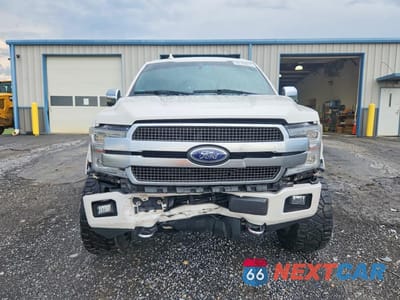 Piąte zdjęcie samochodu w środku: 2018 FORD F150 SUPERCREW VIN:1FTEW1EG1JFA81993 - miniatura