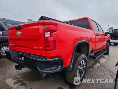 Trzecie zdjęcie samochodu z tyłu: 2025 CHEVROLET SILVERADO K2500 CUSTOM VIN:2GC4KME77S1175667 - miniatura
