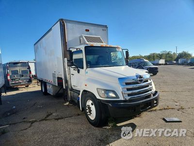 Czwarte zdjęcie samochodu z boku: 2017 HINO 338 REFRIGERATED BOX TRUCK VIN:5PVNV8JV4H4S56369 - miniatura