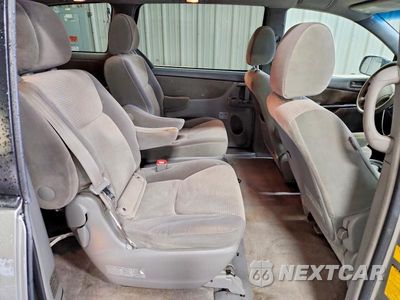 Zdjęcie 10 z 12 samochodu: 2010 TOYOTA SIENNA LE 7-PASSENGER VIN:5TDKK4CC2AS313369 - miniatura