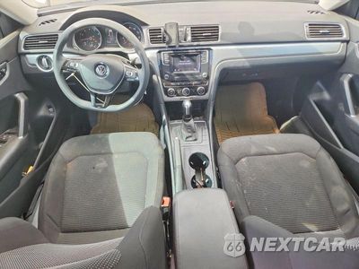 Zdjęcie 8 z 12 samochodu: 2016 VOLKSWAGEN PASSAT S VIN:1VWAT7A33GC021444 - miniatura