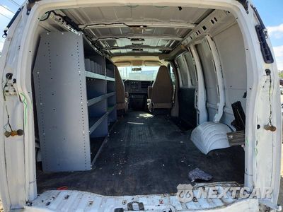 Zdjęcie 10 z 14 samochodu: 2024 CHEVROLET EXPRESS G2500 VIN:1GCWGAFP7R1278658 - miniatura